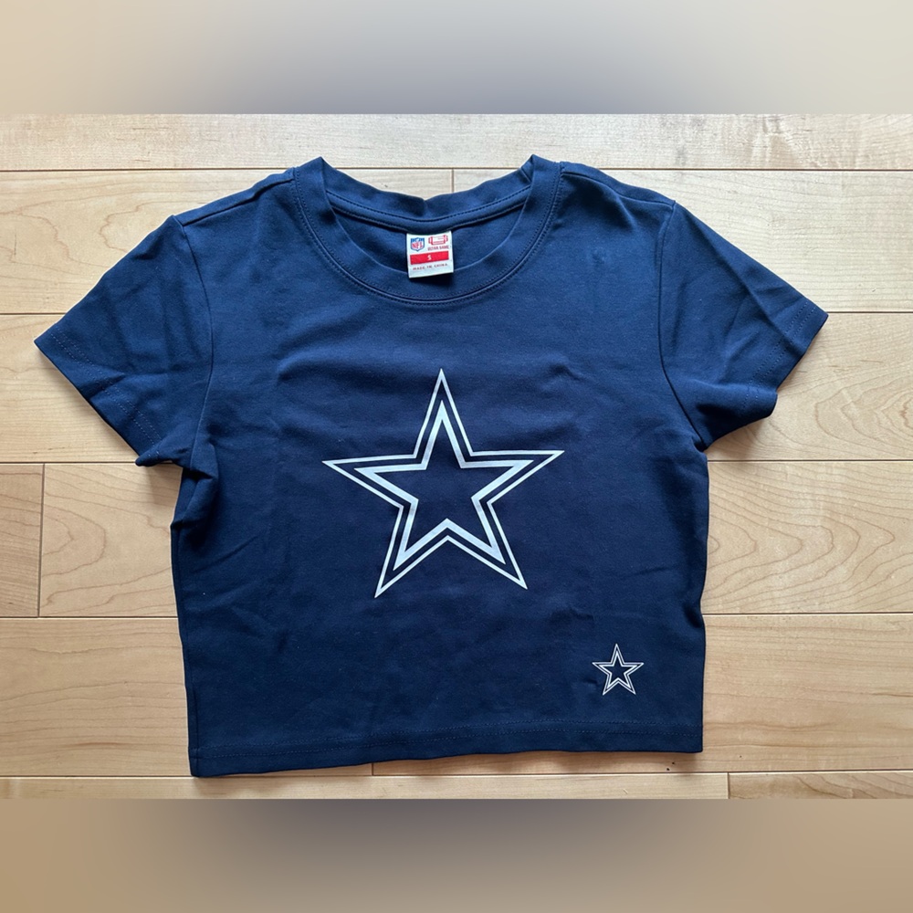 BNWOT- NFL Dallas Cowboys Navy Blue Crop Top (S)